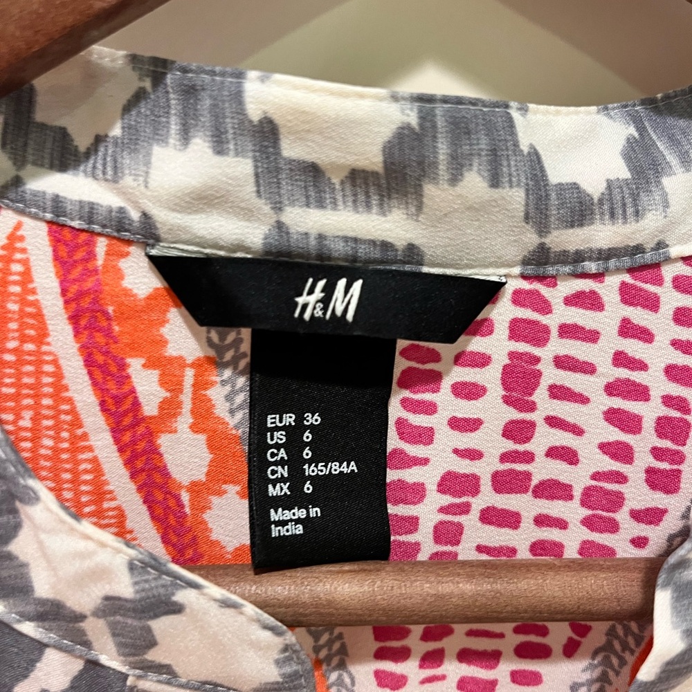 Geometric Patterned Tunic - Picture 8 of 10